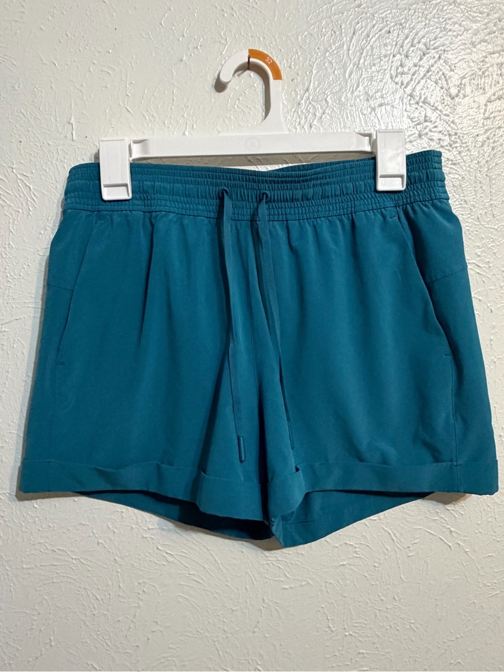 Lululemon Women’s Teal Drawstring Active Shorts